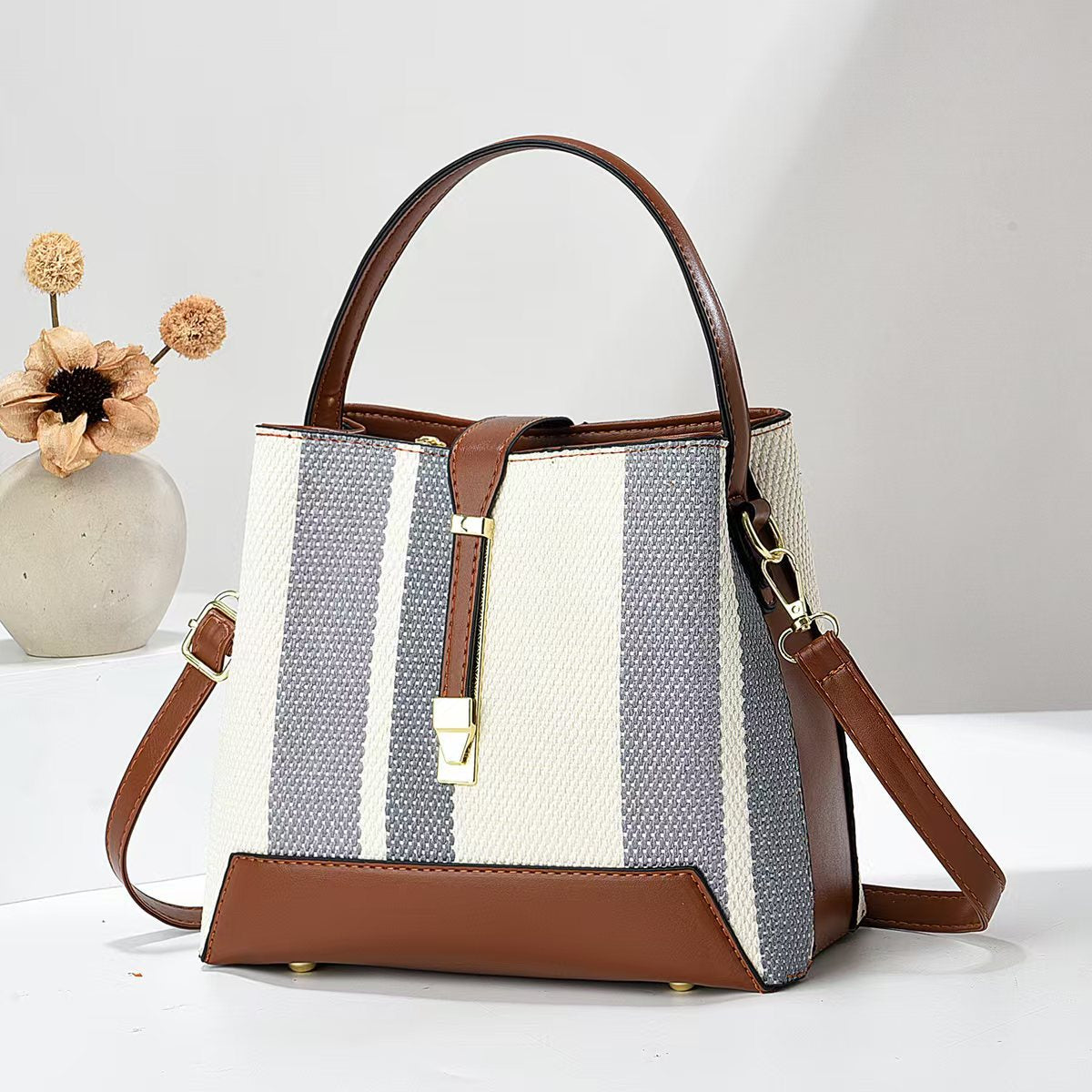 Stitching Woven Good-looking Contrast Color Fashion Handbags
