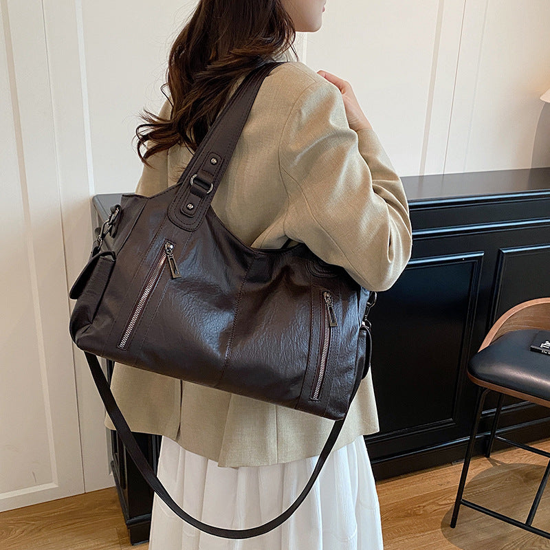 Women's Fashion Rivet High-grade Large Capacity Portable Underarm Tote Bag