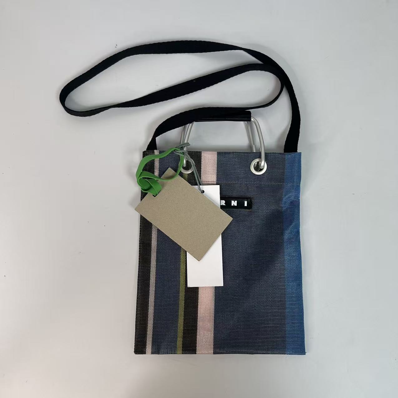 Women's & Men's Woven Aluminum Portable Straw Beach Tote Bag