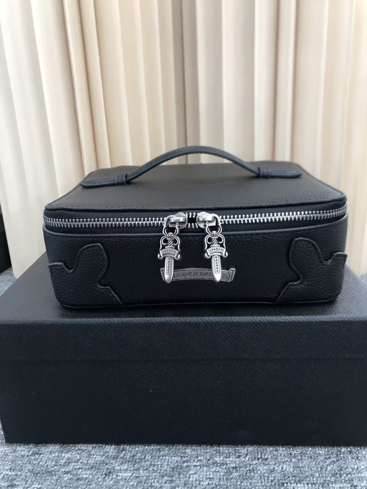 Cross Retro Hand Jewelry Storage Portable Cosmetic Bags