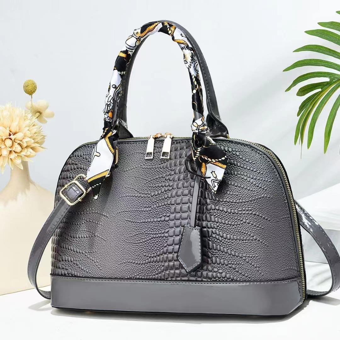 Creative Glamorous Women's Shell Large Capacity Bags