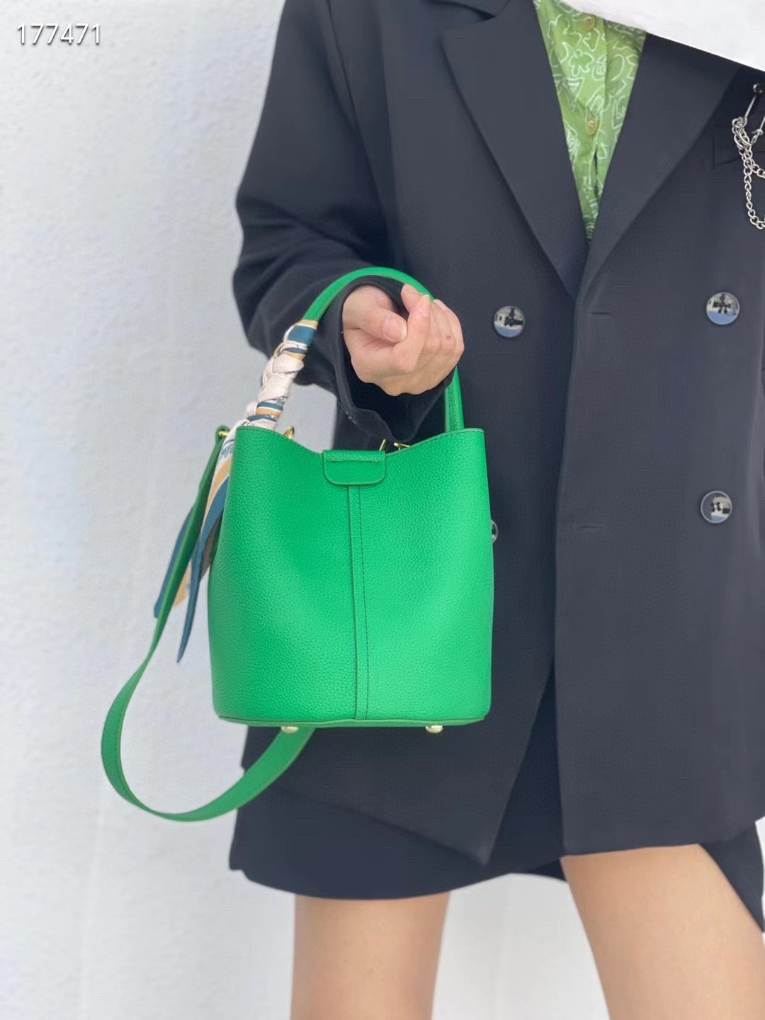 Women's Genuine Leather Portable Large Capacity Simple Bucket Bag