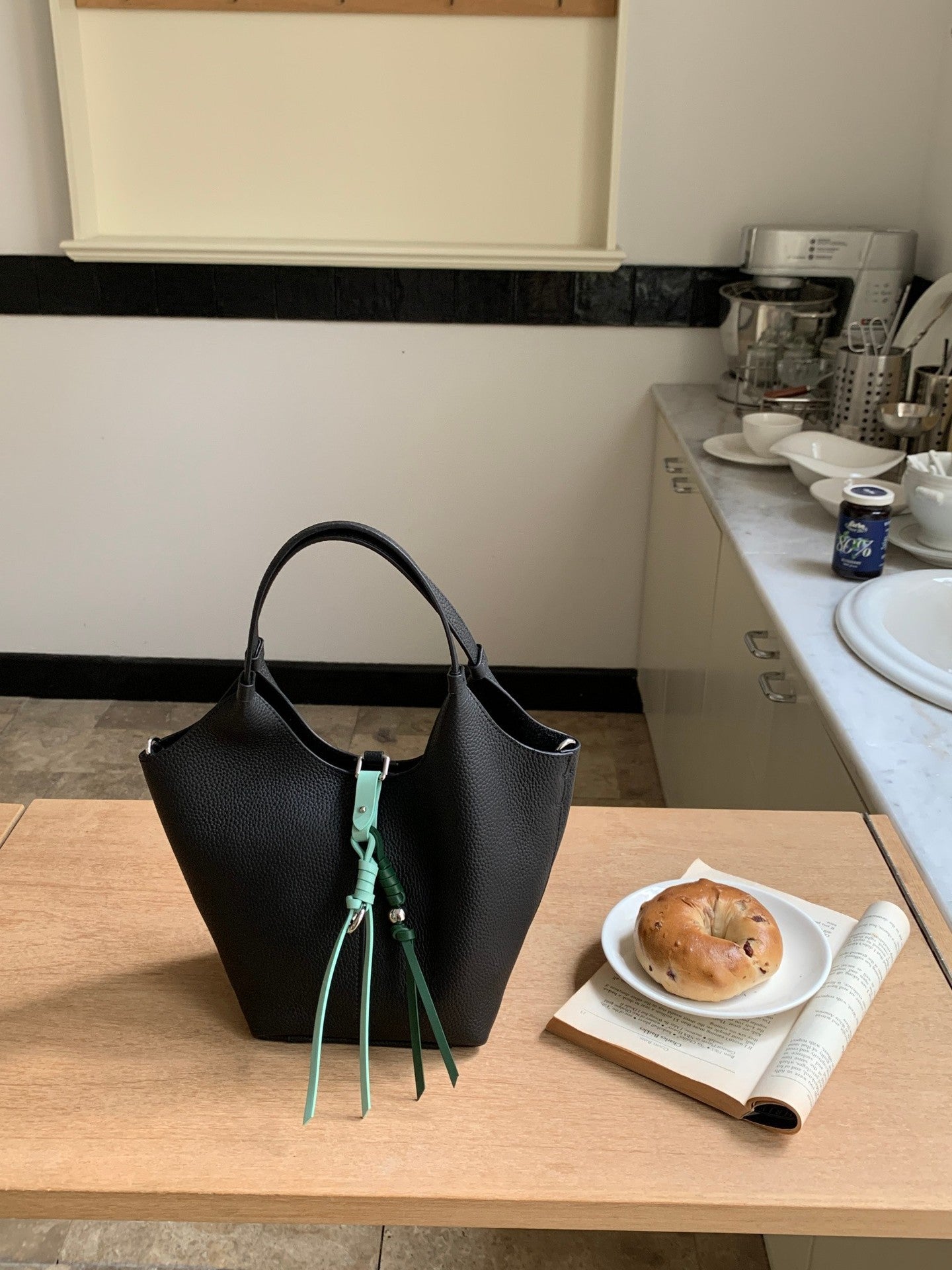 Women's Layer Cowhide Large Capacity Portable Commuter High-grade Fashionable Genuine Leather Bags