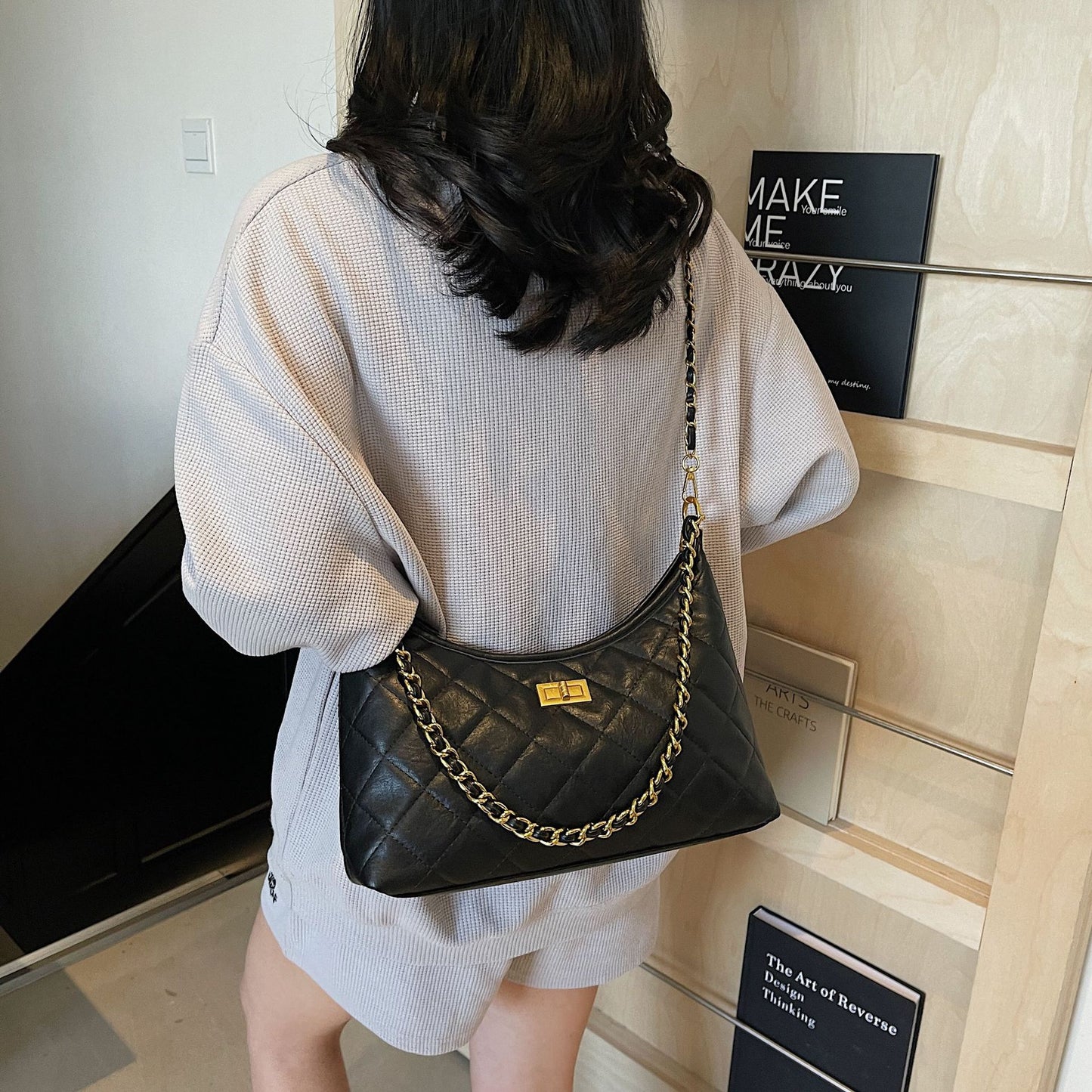 Women's Retro Diamond Style Chain Underarm Tote Bag