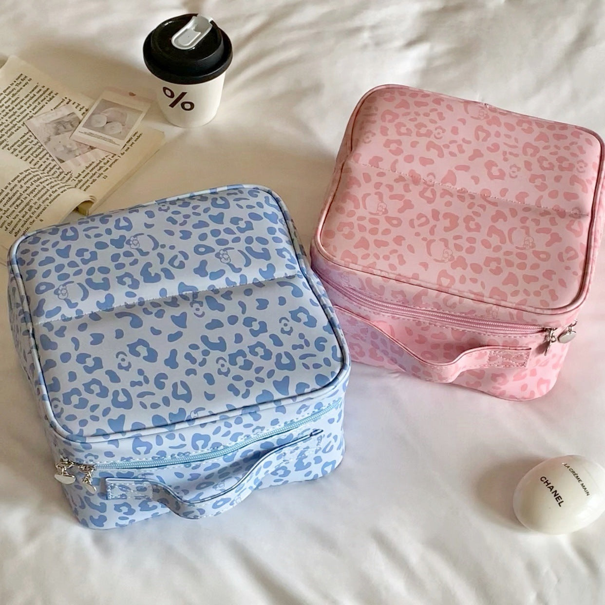 Leopard Print Partition Large Capacity Hanging Wash Makeup Bag