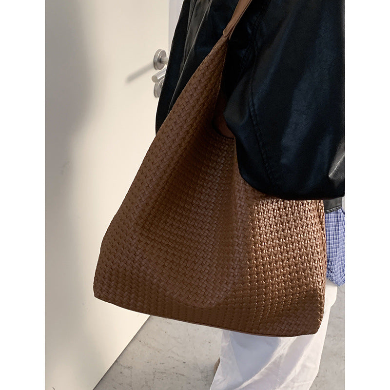 Women's Retro Large Capacity Commuter Simple Fashion Underarm Bag
