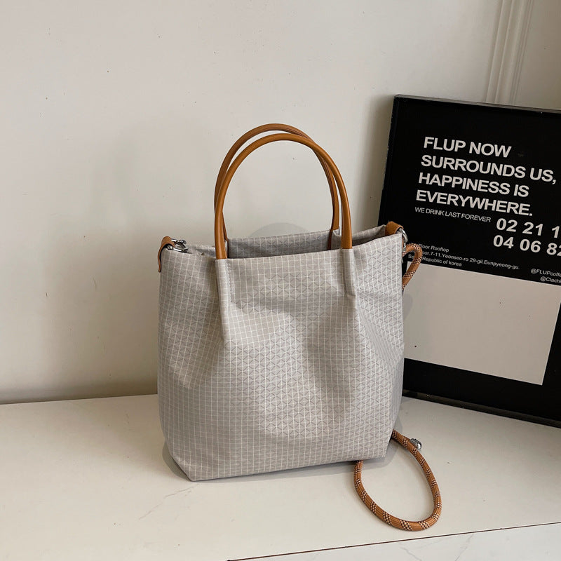 Women's Fashion Plaid Niche Portable Commuter Simple Women's Messenger Bag