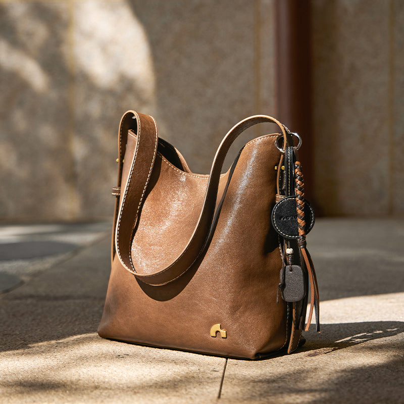 Women's Brown Large Capacity Vegetable Tanned Commuter Bucket Bag