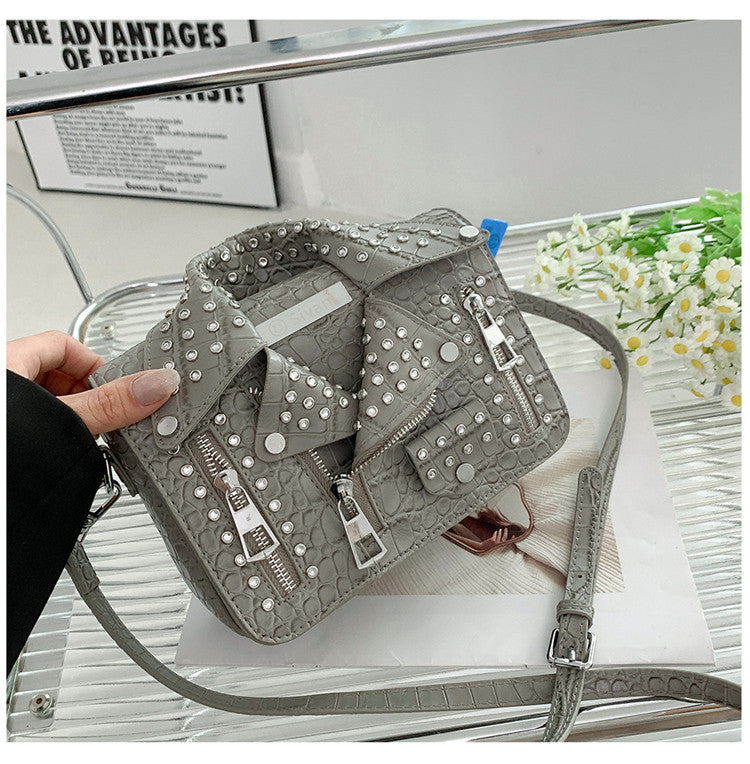 Women's Summer Trendy Crocodile Pattern Rivet Design Women's Shoulder Bag