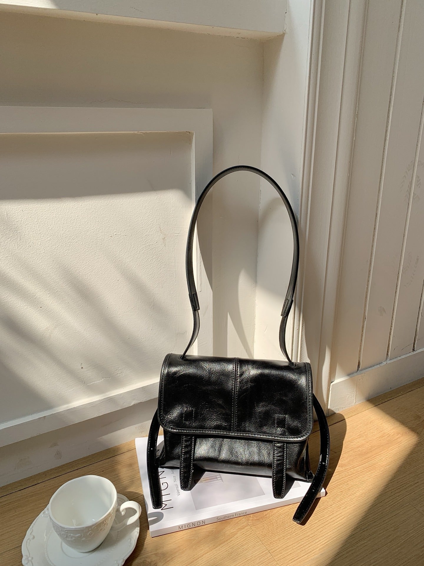 Fashion Oil Wax First Layer Cowhide Texture Women's Shoulder Bag