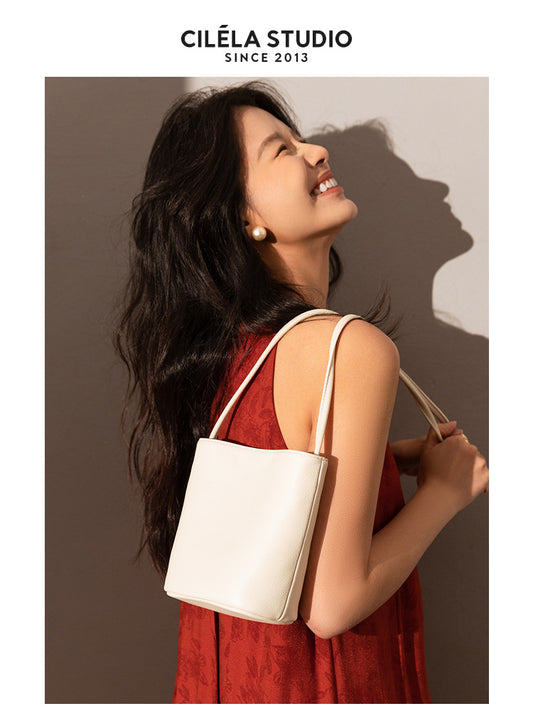 Women's First Layer Cowhide Niche Genuine Leather Bucket Bag