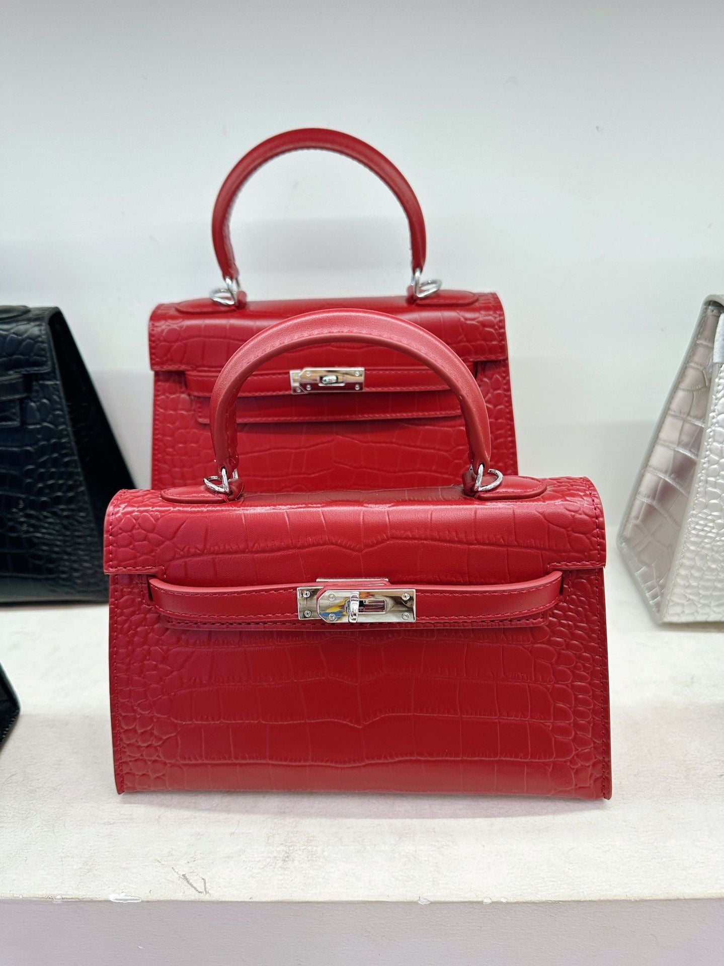 Women's Quality Crocodile Pattern Second Generation Kelly Fashion Candy Color Handbags