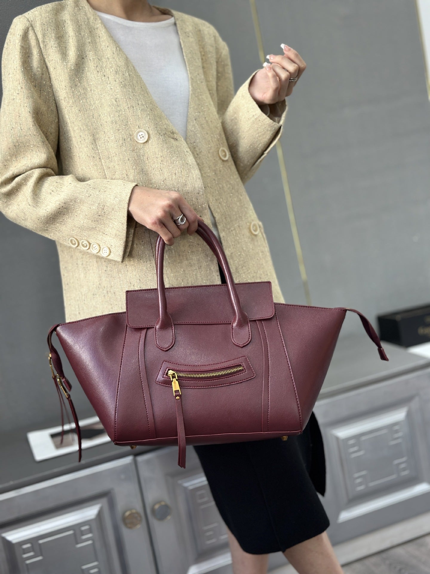Women's Trendy Wings Urban Simple Large Capacity Light Women's Handbag