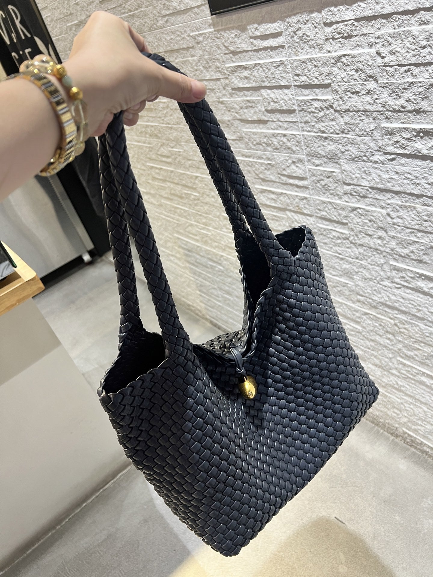 Fashion Large Capacity Hand-woven Selenodont High-grade Shoulder Bags