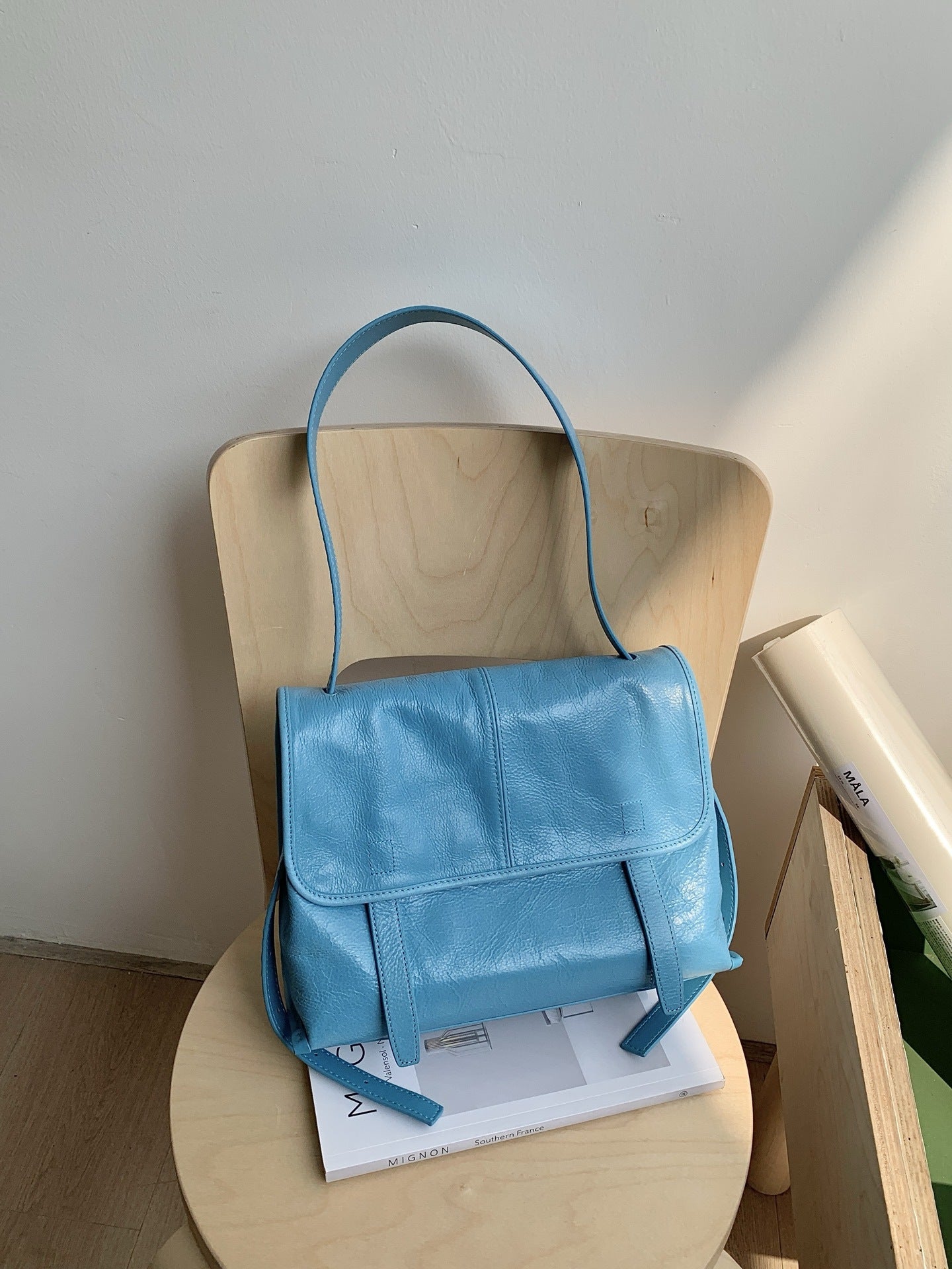 Fashion Oil Wax First Layer Cowhide Texture Women's Shoulder Bag