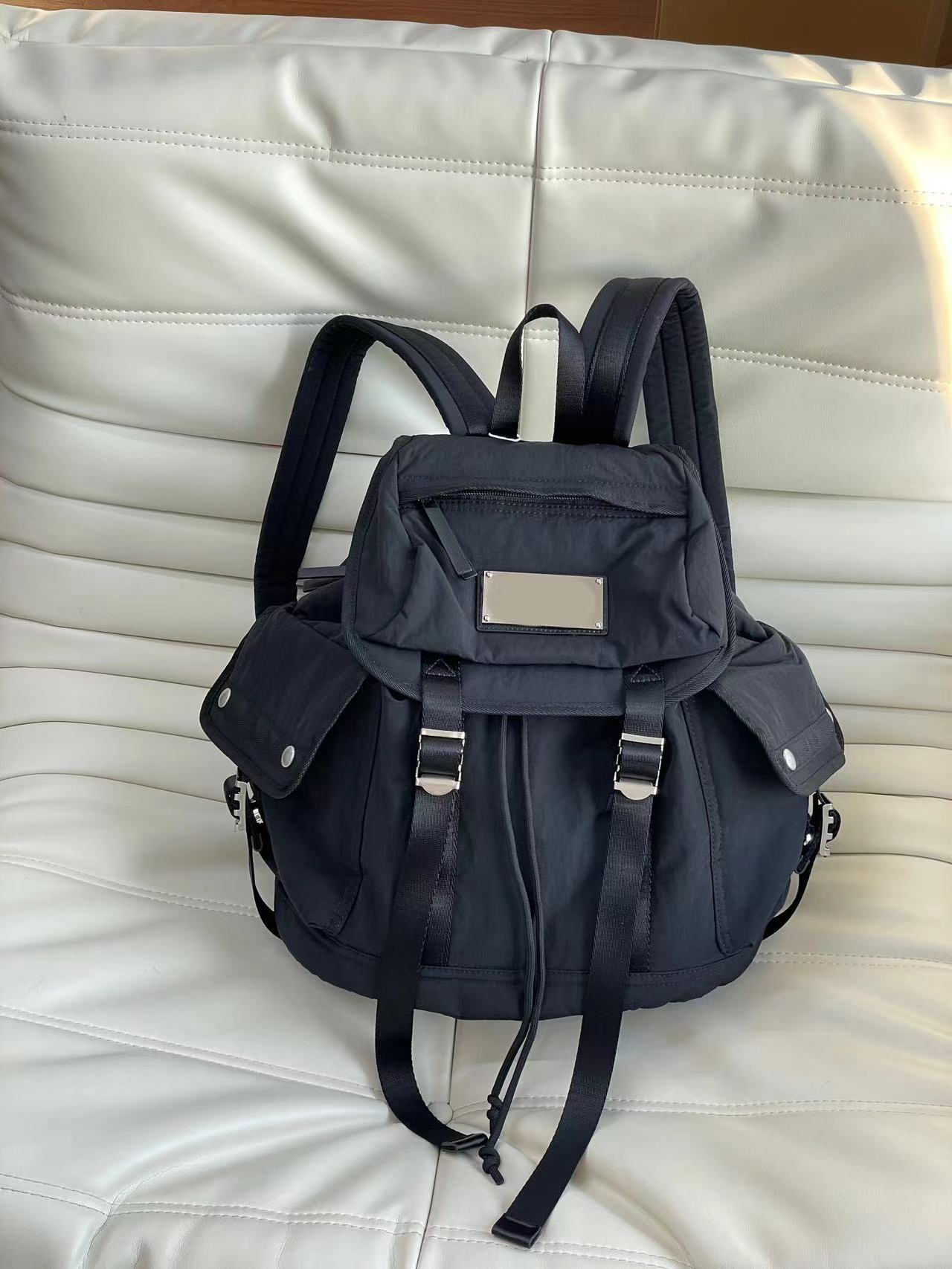 Cool Nylon Large Metal Label Waterproof Leisure Backpack