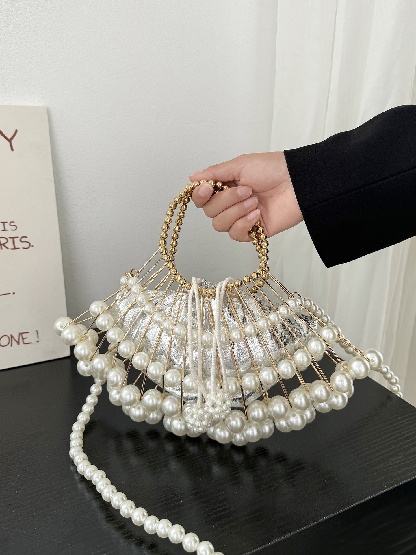Women's Woven Hollowed Fan-shaped Shell Portable Dinner Pearl Bags