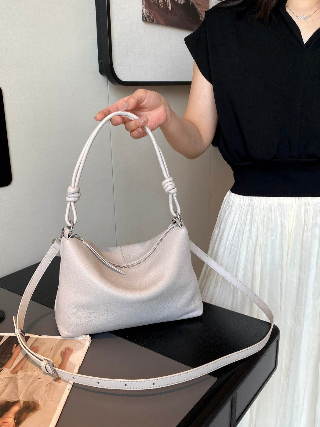 Women's First Layer Cowhide Natural Drop Simple Underarm Bags