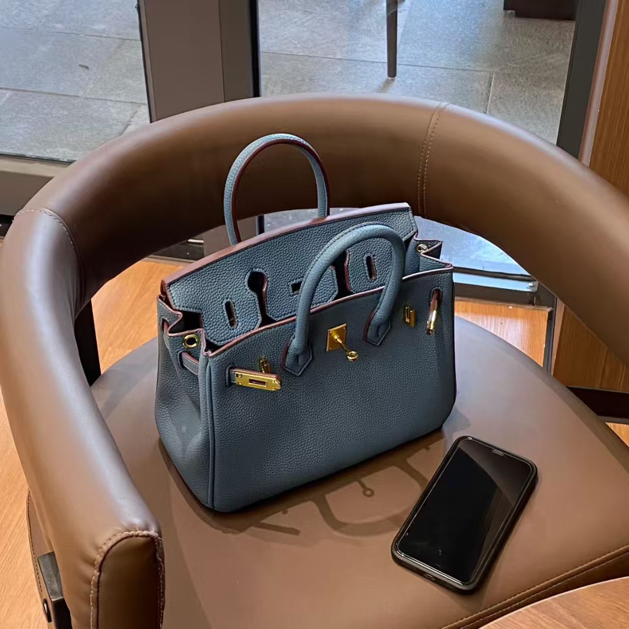 Women's Fashion Satine Litchi Pattern Large Capacity Women's Handbag