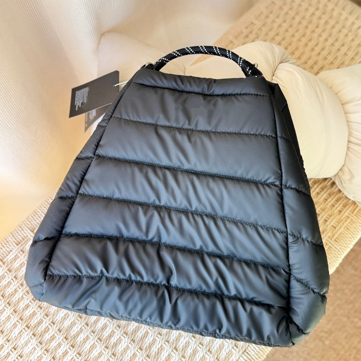 Foldable Large Capacity Lightweight Commuter Fashion Down Women's Messenger Bag