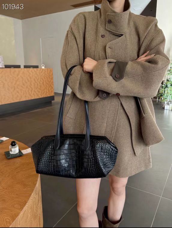 Women's Crocodile Pattern Cowhide Classic Fashionable One Simple Practical Soft Bags