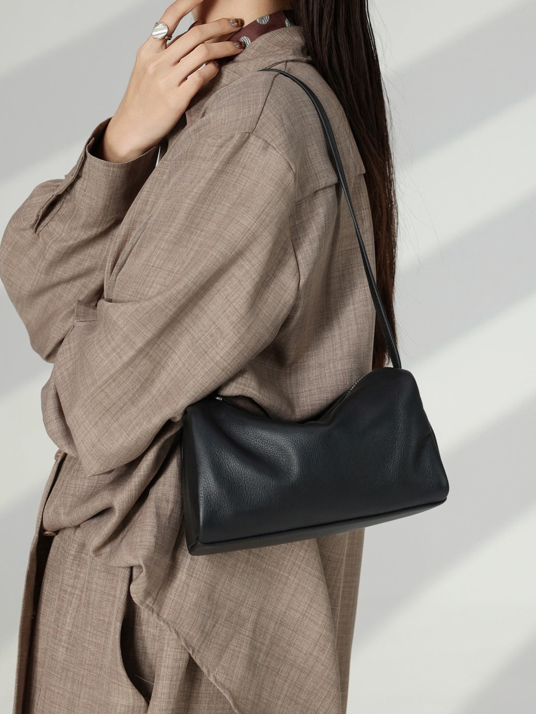 Minimalist Solid Color Korean Style High Sense Niche Leather Cylinder Underarm Bag