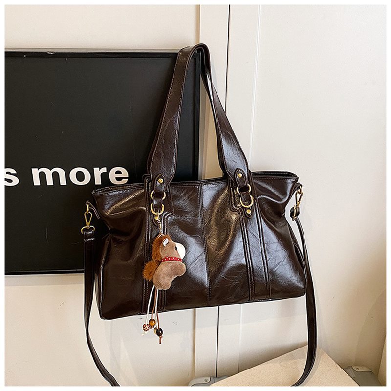 Women's Spring Large Capacity Fashion High-grade Underarm Bag