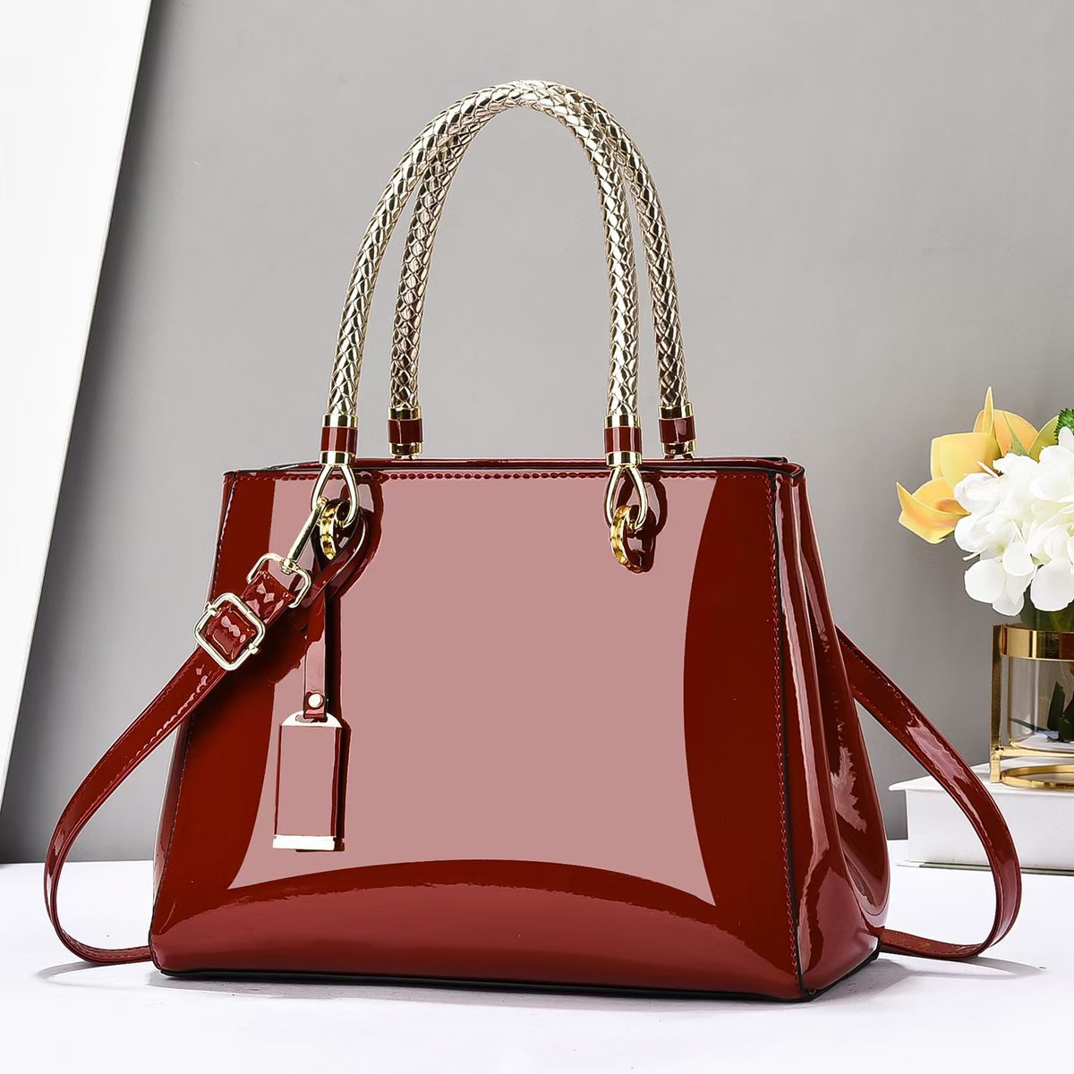 Women's Trendy Fashion Patent Leather Large Capacity Simple Bags