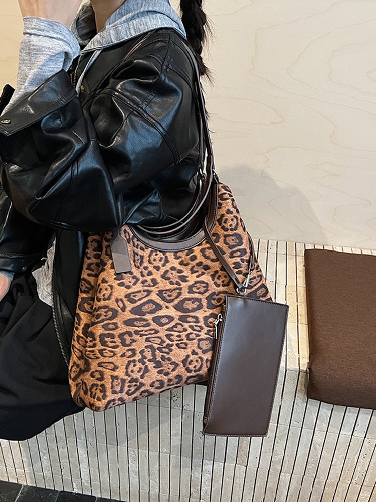 Women's Large Capacity Frosted Leopard Print Trend Retro Shoulder Bags