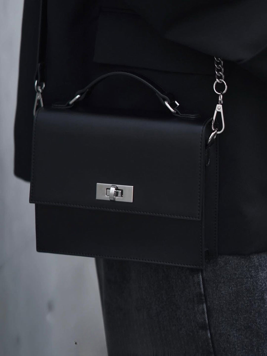 Slouchy Metal Chain Niche Black Mobile Men's Messenger Bag