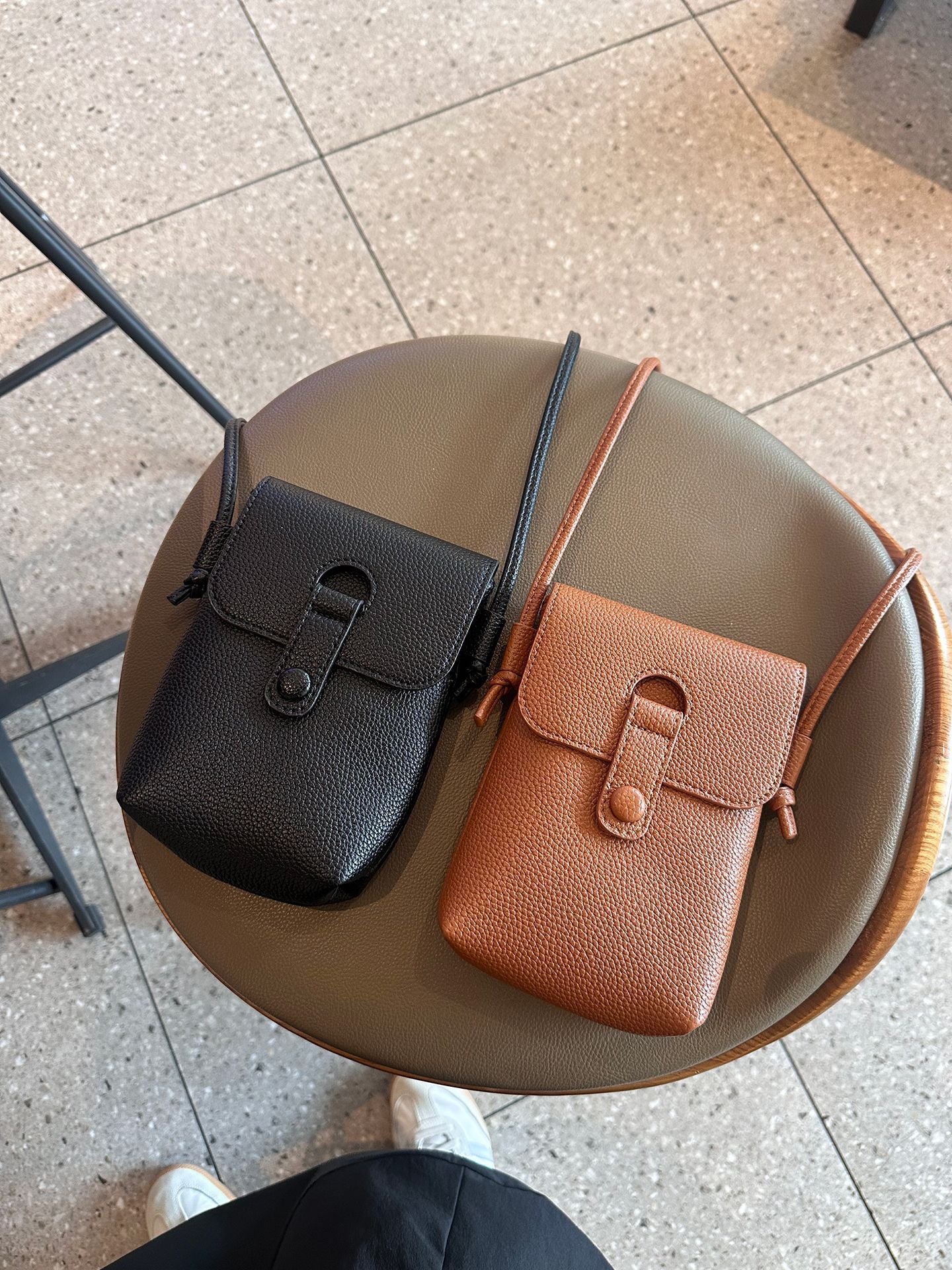 Female Fashion Lightweight Walking Practical Commuting Mobile Phone Bag