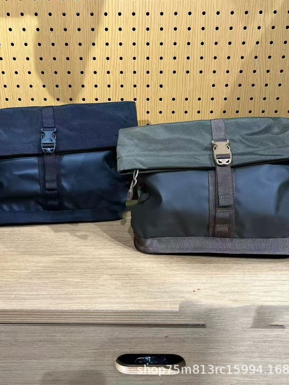 Men's & Women's Summer North House Twist Commuter Versatile Simple Gymnastic Men's Messenger Bag