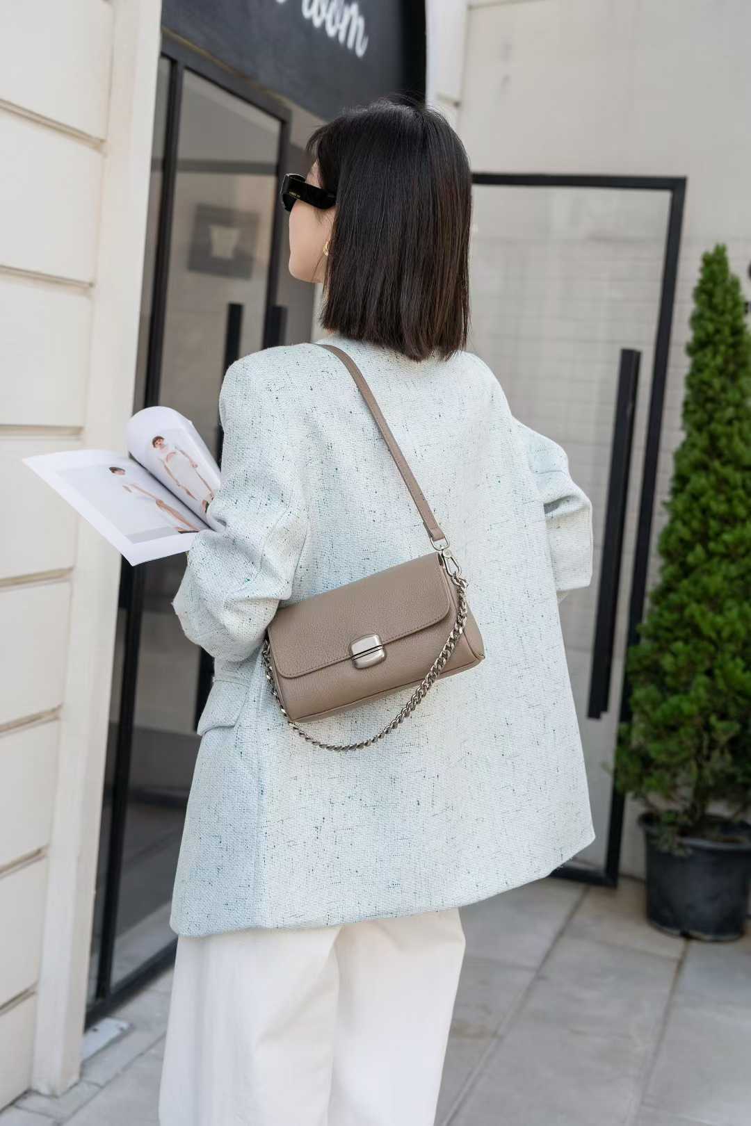 Women's Genuine Leather Design Envelope High-grade Commute Women's Shoulder Bag