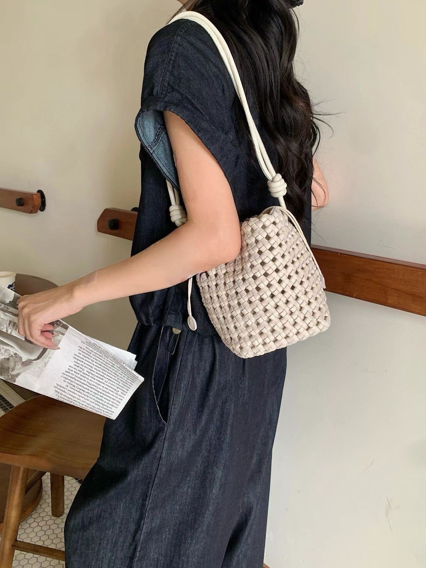 Windmill Knot First Layer Cowhide Handmade Woven Single Hollow Bucket Bags