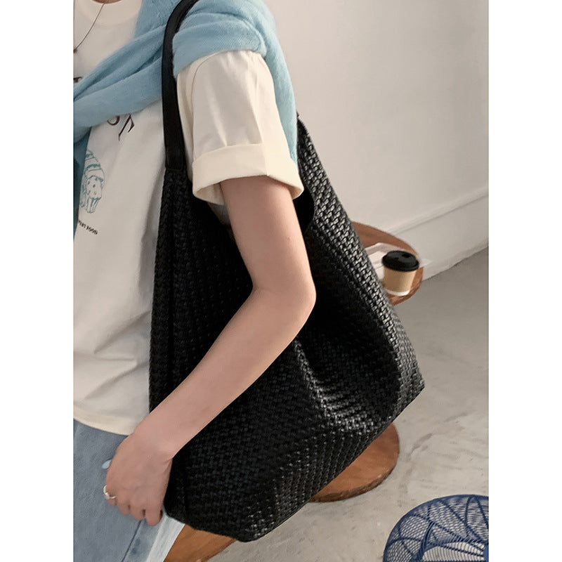 Women's Retro Large Capacity Commuter Simple Fashion Underarm Bag
