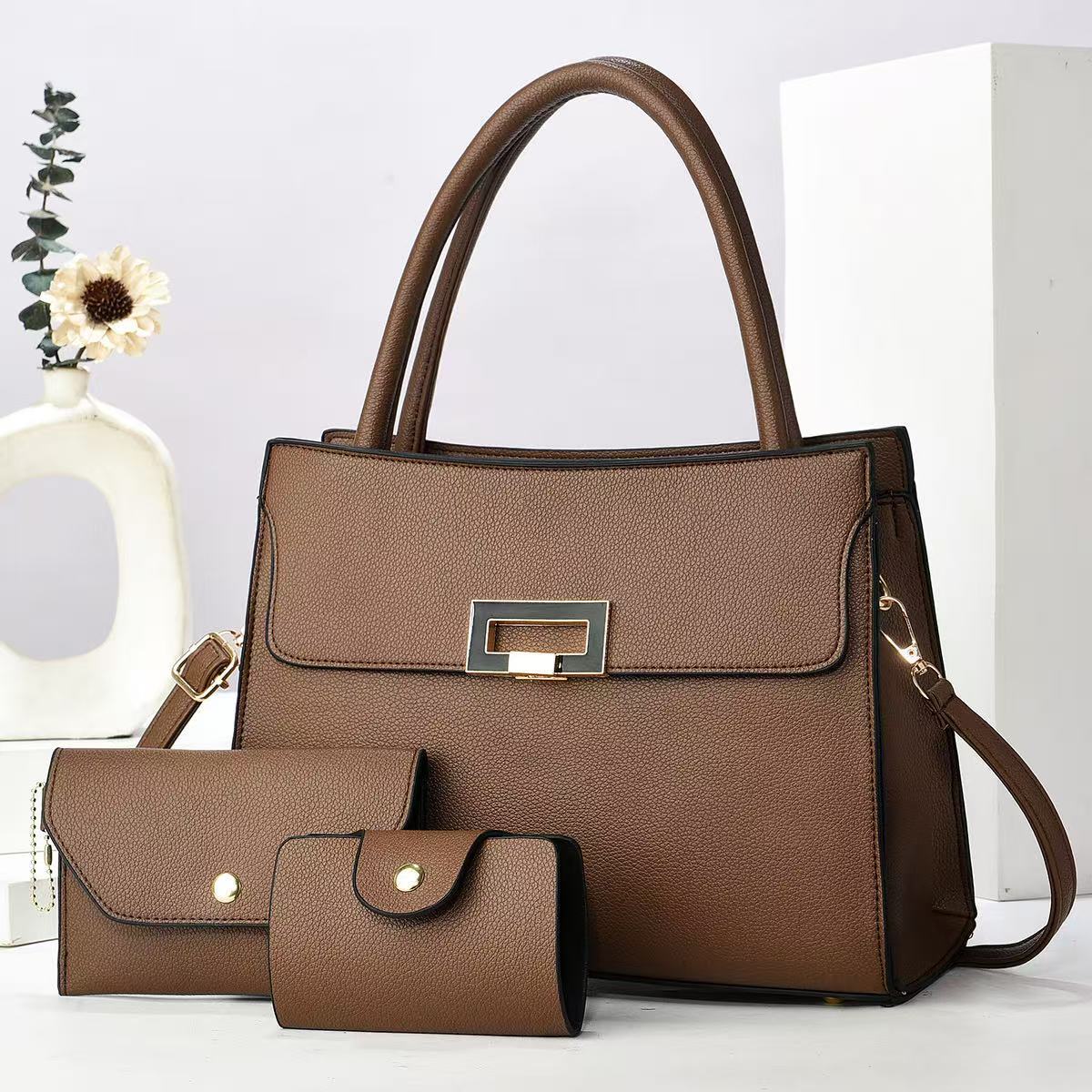 Women's Exquisite Big Graceful Korean Style Fashionable Shoulder Bags
