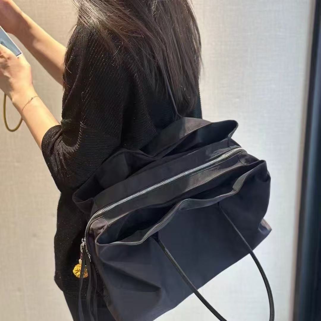 Women's & Men's Black Minimalist Large Capacity Totes Nylon Waterproof Computer Gym Bags
