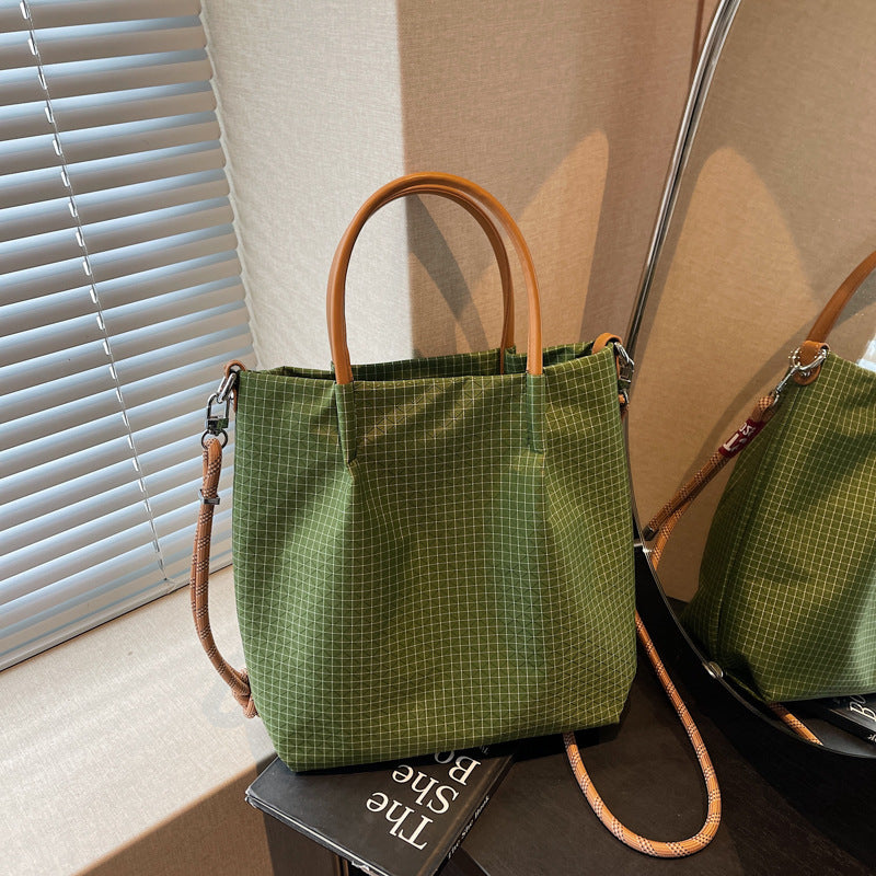 Women's Fashion Plaid Niche Portable Commuter Simple Women's Messenger Bag