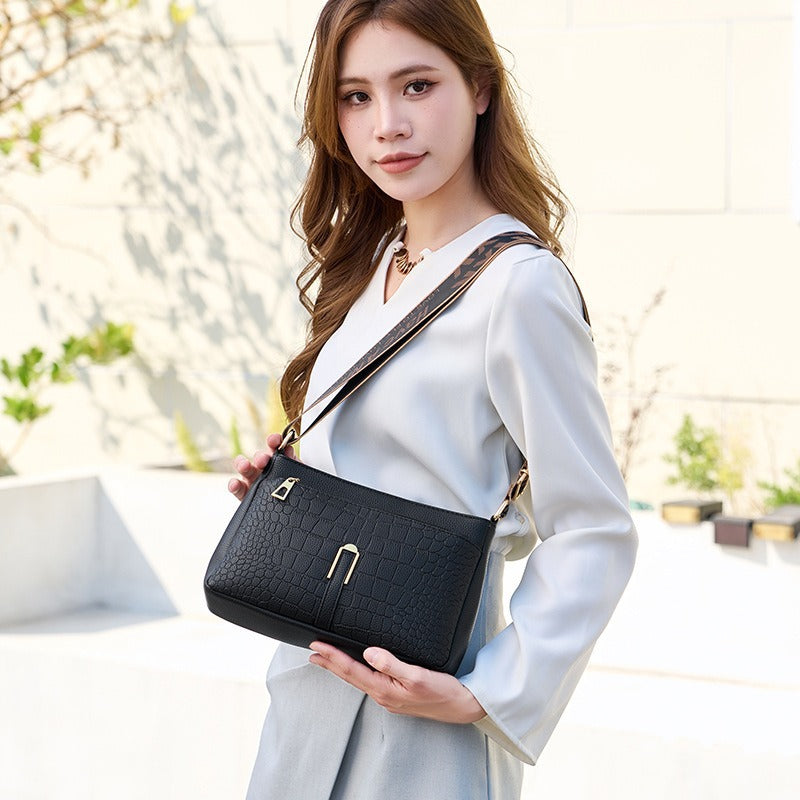 Women's Fox Fashion Elegant Commuter High Sense Large Capacity Shoulder Bags