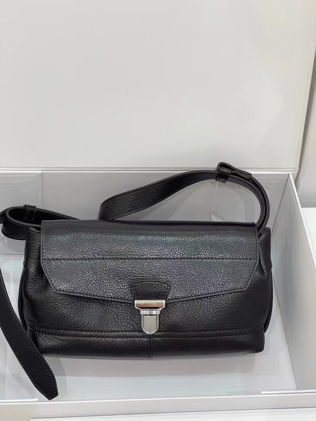 Tanned Leather Motorcycle Large Capacity Vintage Bags