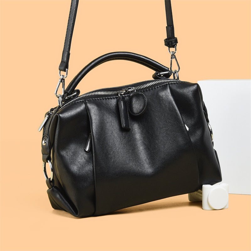 Women's Leather Tactile Feel Soft Fashionable Bright Commuter Pillow Retro Women's Shoulder Bag