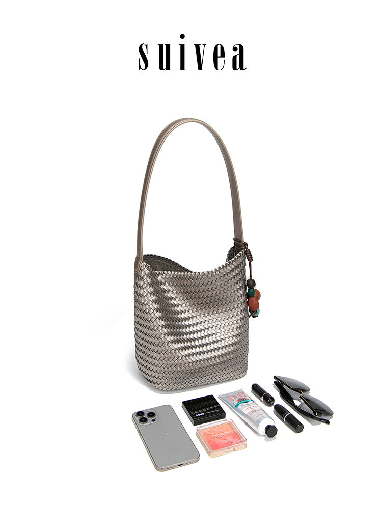 Trendy Fresh Hand-woven Underarm Tassel Ornament Bucket Bag