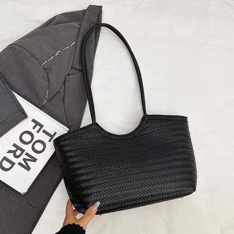Women's Large Capacity Commuter Woven Summer Vegetable Women's Messenger Bag