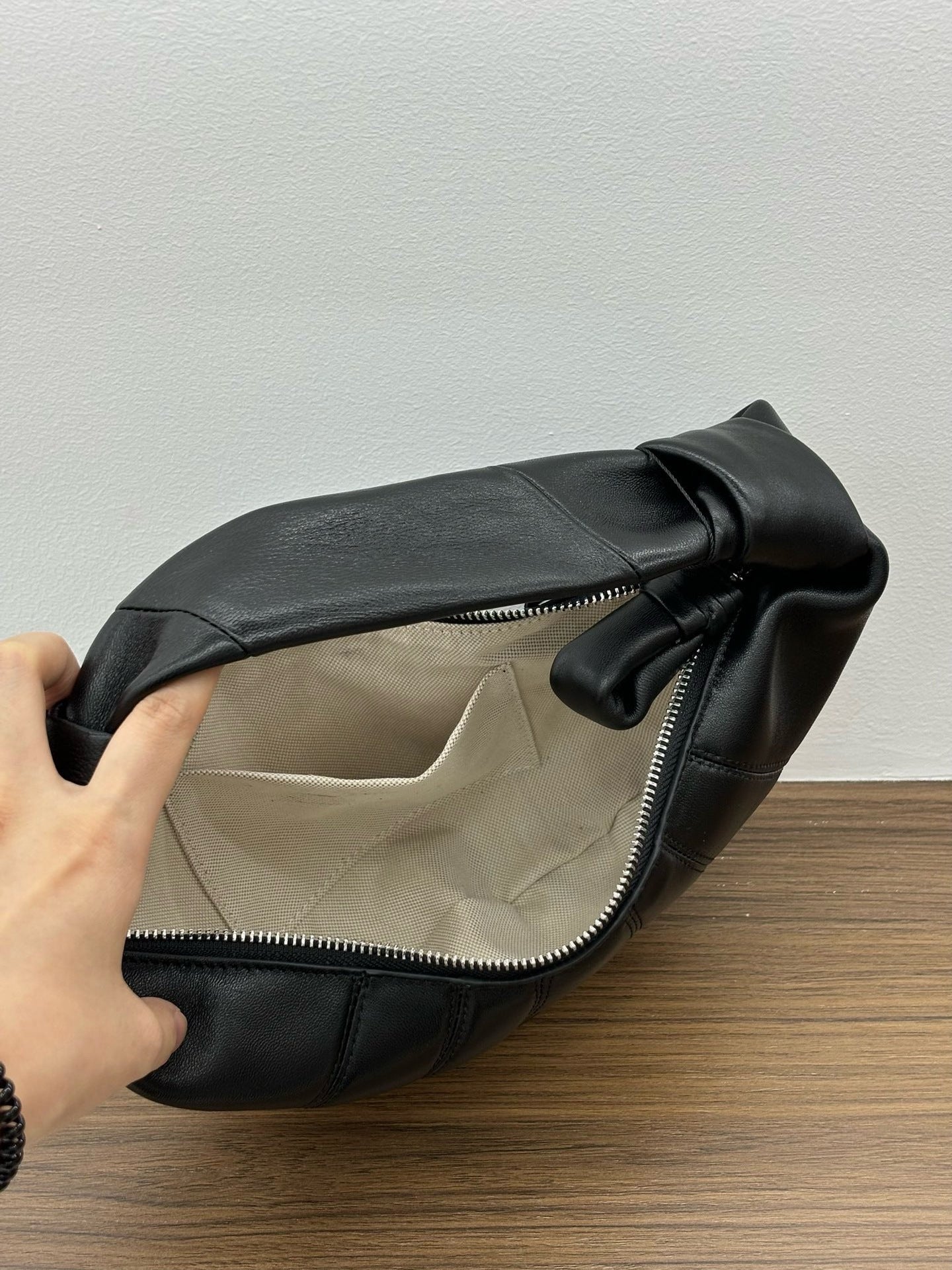 Commuter Style Sheepskin Can Be Praised Croissant Mini Women's Handbag