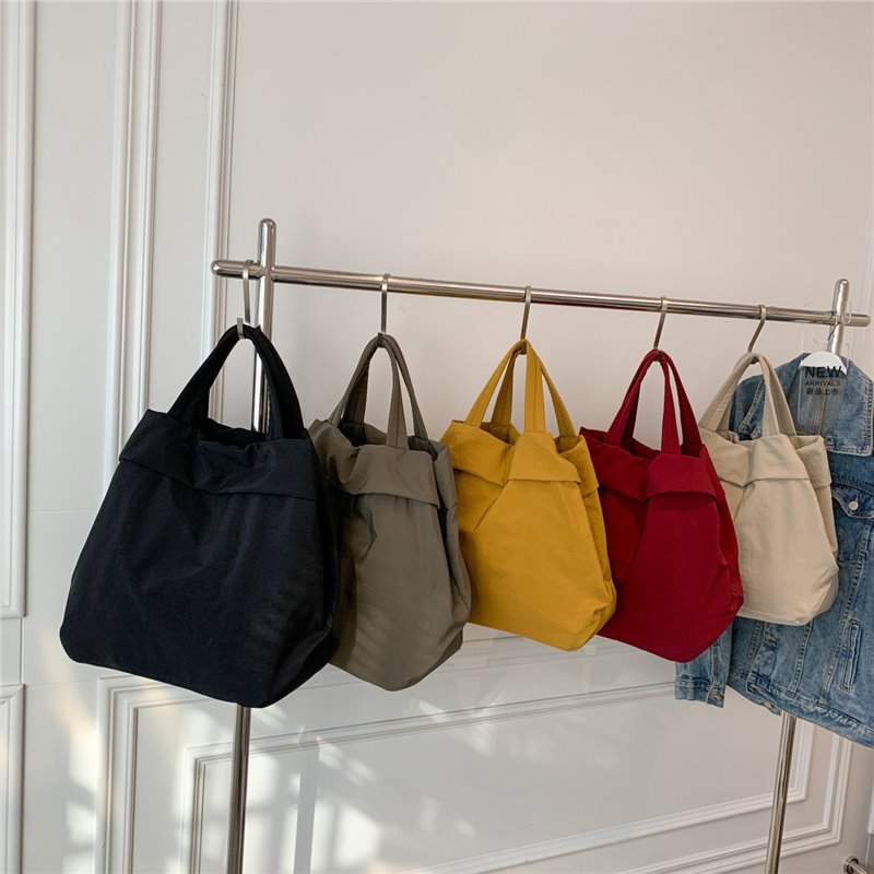 Women's Large Capacity Fashion Ultra Light Nylon Cloth Portable Class Women's Messenger Bag