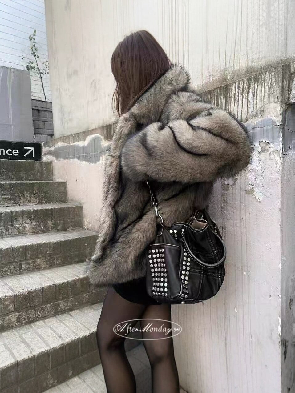 Women's Style Retro Rivet Plaid Large Capacity Portable Bags