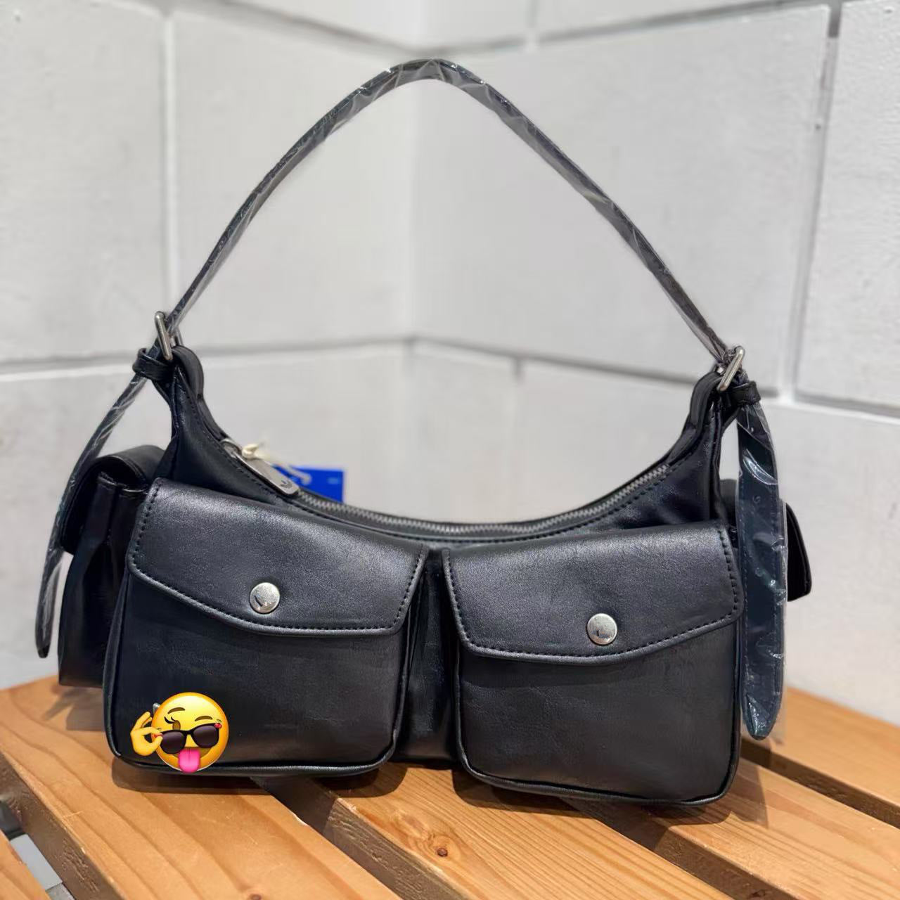 Women's Adi Clover Vintage Leather Get One Women's Messenger Bag