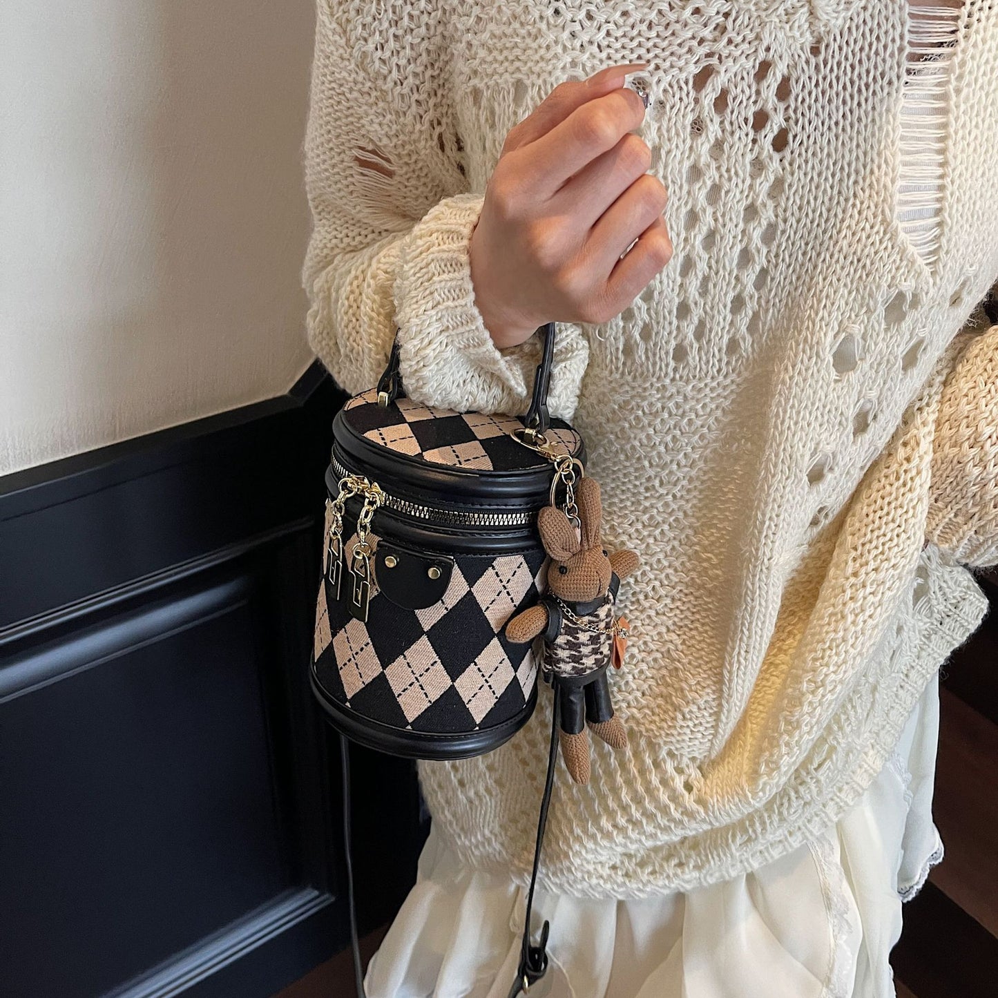 Women's Niche Portable Round Fashion Plaid Contrast Color Super Shoulder Bags