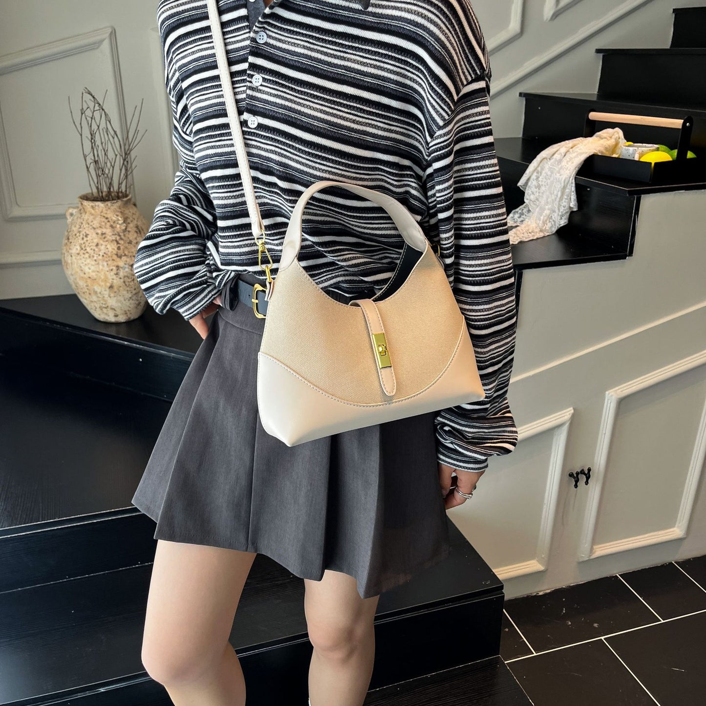 Women's Contrast Color Design Dumpling Making Commute Underarm Bag