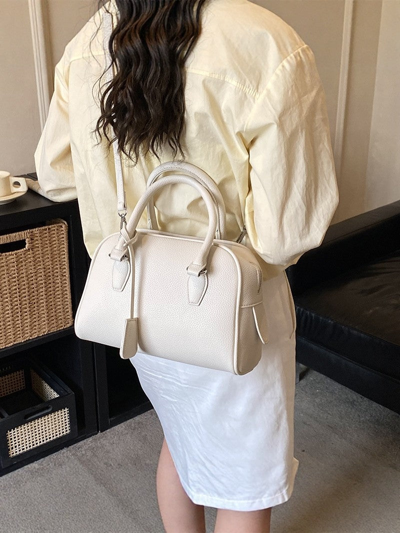 Women's Simple Large Capacity Fashion Retro Commuter Women's Shoulder Bag